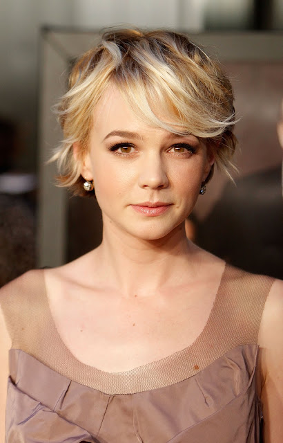 Carey-Mulligan-new-hairstyle-pixie-actress-oscar-pictures-brothers (6)