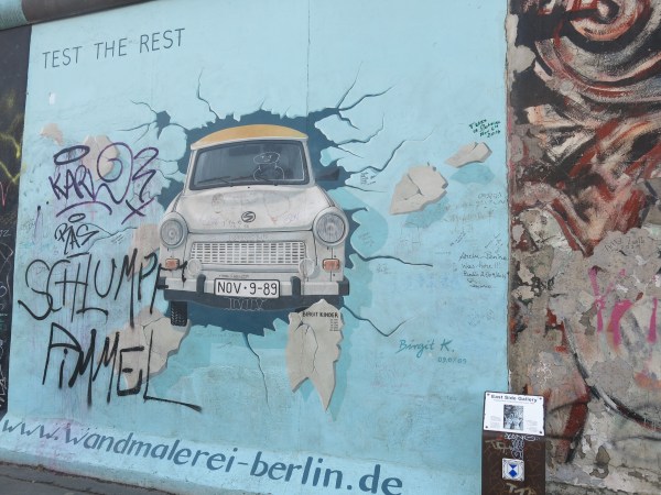 Mot mang tuong Berlin khu vuc East Side Gallery